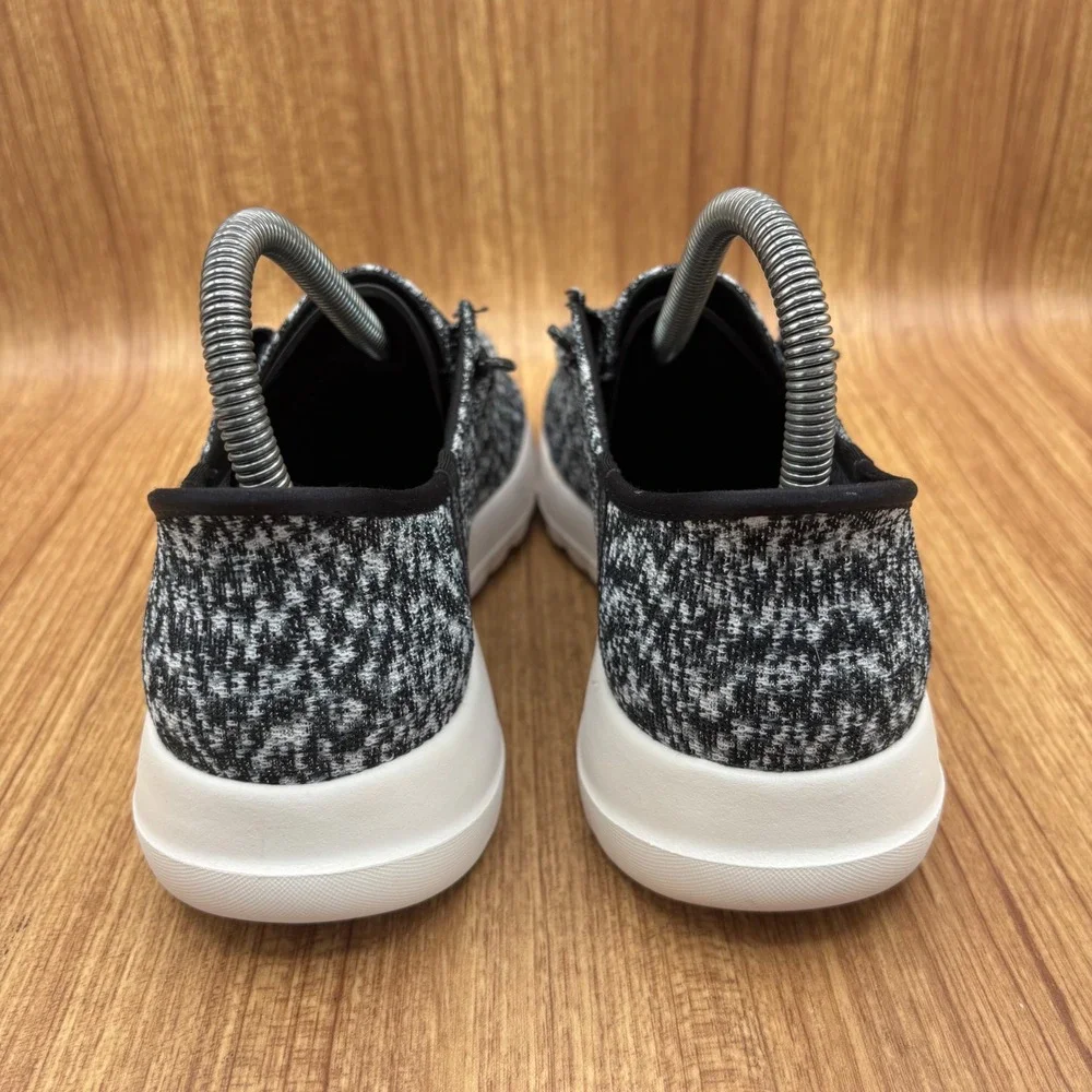 Skechers go walk